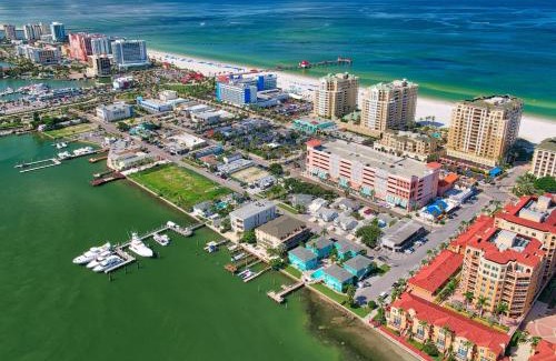 Clearwater Beach Apartment | Cute One Bedroom at The Coral Resort apts