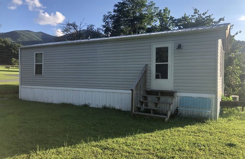 Robbinsville House | Cute quite getaway in the Smoky Mountains,