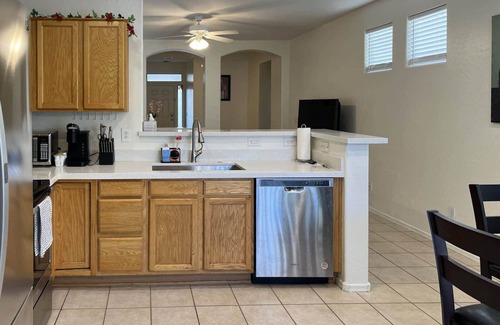 Glendale House | Cute! Single-Story-Gated Community w/Pool