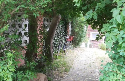 Warnemuende Apartment | Cute, small apartment with a terrace just 50 meters from the beach - with parking!