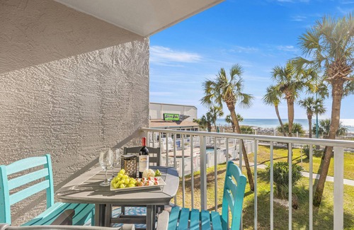 Panama City Beach Condo | Cute & Spotless 2nd floor Gulf front condo w/Free Beach Service in Season