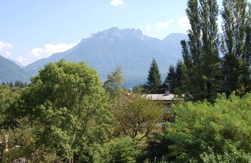 Cessenaz Apartment | Cute Studio on 4th and top floor in QUIET location near ANNECY lake
