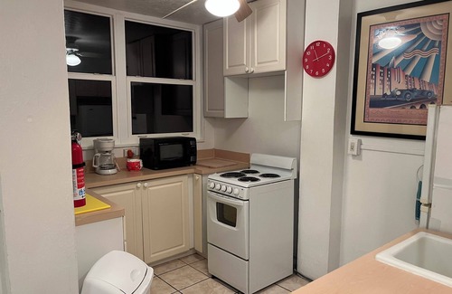 East Daytona Apartment | CUTE STUDIO with PRIVATE BALCONY! And SPECTACULAR OCEAN -A1A- HARDROCK -VIEWS!