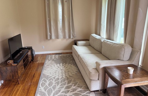 Old Hickory House | Cute Two Bedroom House at a Budget PricenCountry and City Life Combined