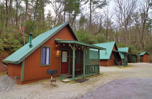Helen Cabin | Cute updated Mountain Cabin w/fireplace #3
