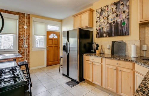 Central Boulder Condo | Cute Victorian! Walk to Pearl/WiFi/King/Parking