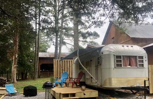 Chickamauga House | Cute Vintage Camper in a fun farm setting