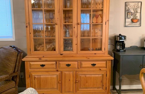 Ludington Cottage | Cutest cottage on Hamlin Lake. Lake views!