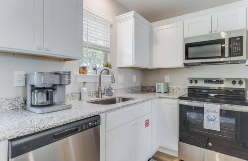 Biloxi House | Cutest Cottage on the Beach!