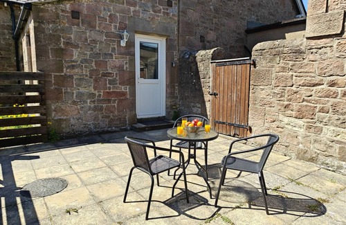 Berwick-upon-Tweed House | Cuthbert Cottage - Beal