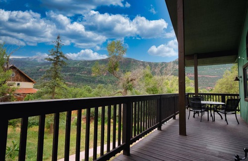 Ridgway House | Cutler Guest House 3br/Den/2ba - Price Reduced for December & Holiday!