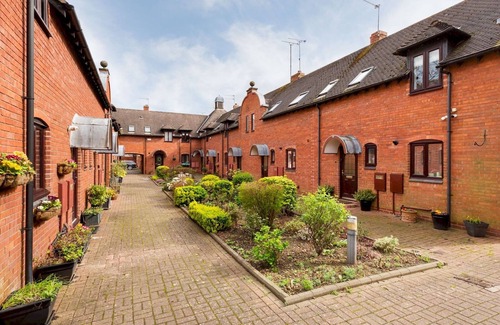 Leamington Spa House | CV32 6PX 11 Grange Mews Leamington Spa · Spacious & Comfortable 3Bed, Leamington Spa | Pass The Keys