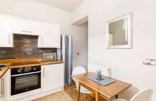 Shottery House | CV37 9HF The Tack Room Shottery · Charming 1Bed in Shottery with secure Parking | Pass The Keys