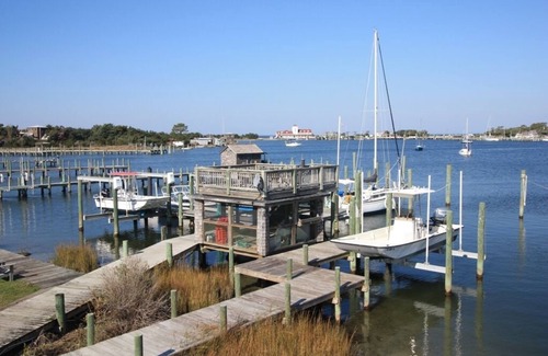 Ocracoke Villa | CV5B: Portsmouth 5B -1st floor studio with kitchenette!