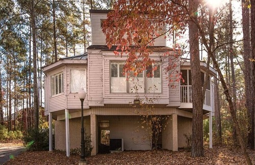Villa Rica Condo | CW Villas at Fairfield |1BR/1BA King Balcony Suite
