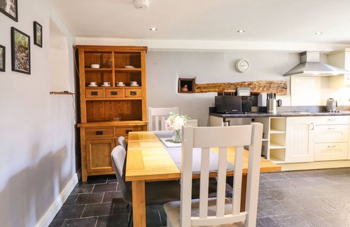 Llanbedr House | CWM YR AFON MAWR, pet friendly, country holiday cottage in Llanbedr