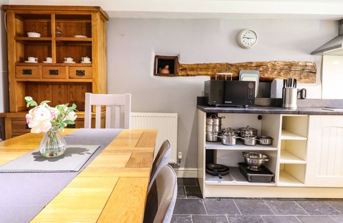 Llanbedr House | CWM YR AFON MAWR, pet friendly, country holiday cottage in Llanbedr