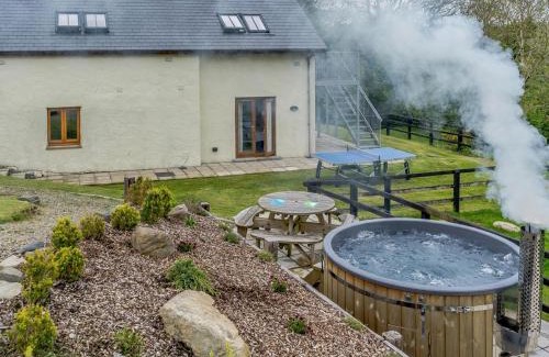 Cross Inn House | Cwmhyfryd