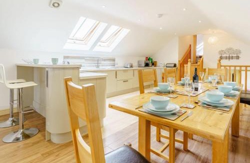 Cross Inn House | Cwmhyfryd