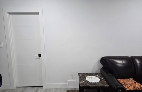 Northeast Edmonton Apartment | CY Becker Drive 2023 Luxury Home Edmonton AB