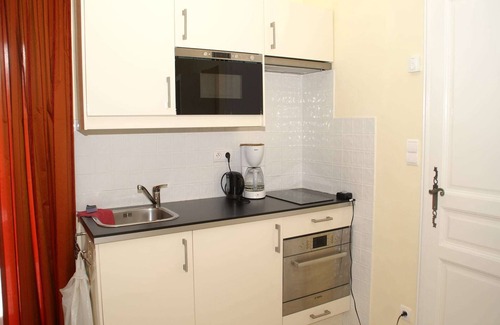 Montbrun-les-Bains Apartment | Cycling Escape in Montbrun