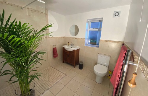 Monmouth Apartment | Cygnet Studio - Cozy retreat near historic Monmouth, castles and attractions.