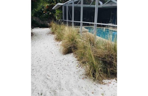 Clearwater House | Cypress Blue Saltwater/Heated Pool Retreat