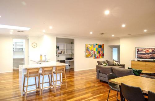 Moorong House | Cypress Hillside Wagga Wagga