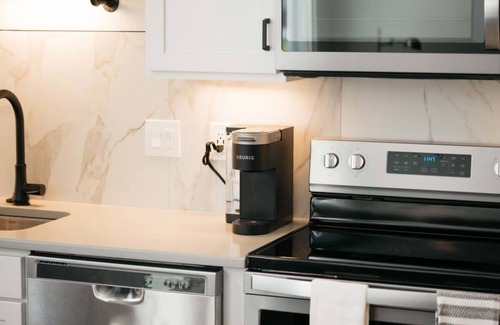 Traverse City Condo | Cypress Parkside Condo - Dog Friendly!