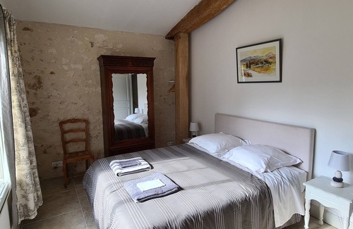 Les Leves-et-Thoumeyragues Bed & Breakfast | Dépendance Dans un Château des 15ème et 16ème Siècles