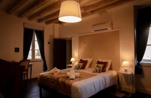 Saint-Saturnin-sur-Loire Hotel | Dépendance Château de saint Saturnin sur Loire