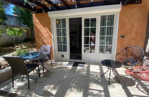 Nans-les-Pins Apartment | Dépendance individuelle