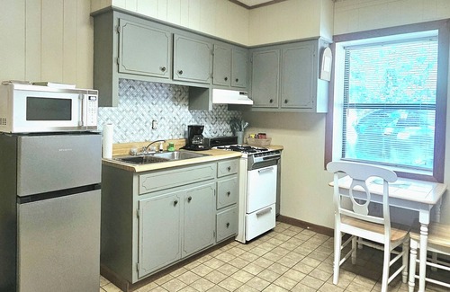 Rogersville Apartment | D'Fishermen Trail - Cool studio with AC in outdoorsy Rogersville