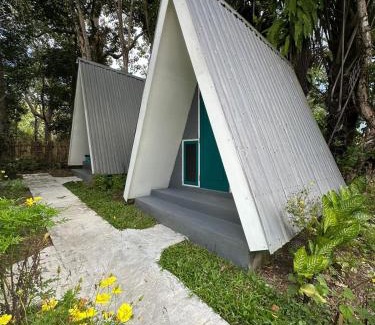West Manggarai House | D'flora Bungalow & Glamping