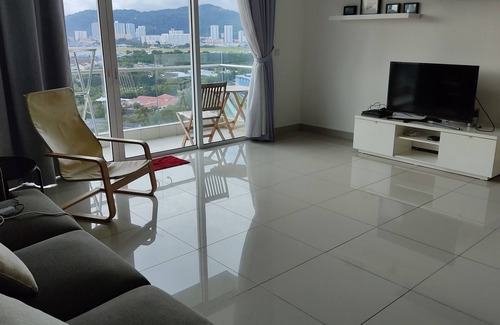 Kampung Batu Maung Apartment | D Paradise 1 with High Speed Wifi & Amenities