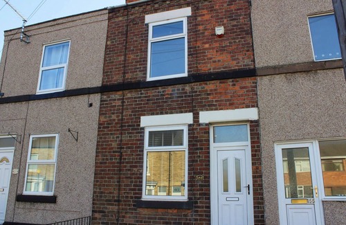 Beighton House | D's Place Close to J30/J31 on M1 - FREE PARKING - Spacious