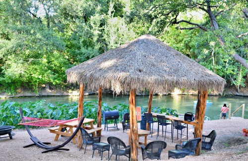 Sutherland Springs House | #D Son's Rio Cibolo - Glamping Cabin