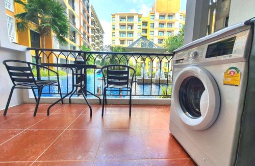 Na Chom Thian Apartment | D14 Venetian Condo Resort Pattaya Pool Connected Netflix