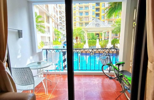 Na Chom Thian Apartment | D14 Venetian Condo Resort Pattaya Pool Connected Netflix