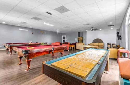 Naples Condo | D153 - 2 Queen Size Beds