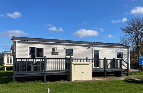 Reighton Cottage | D43 SILVERWOOD, pet friendly, with a garden in Filey