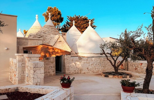 Martina Franca House | Da Mèmela Trulli e Lamie in the beautiful countryside in Puglia suitable for families