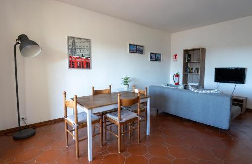 Ex Campo d'Aviazione Apartment | Da Nonna Gina, casa luminosa con aria condizionata