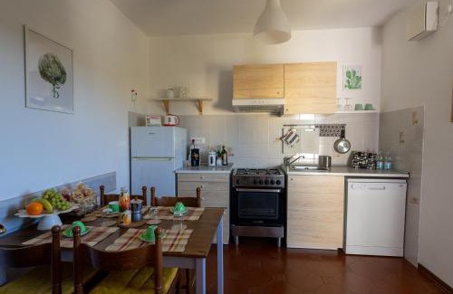 Ex Campo d'Aviazione Apartment | Da Nonna Gina, casa luminosa con aria condizionata