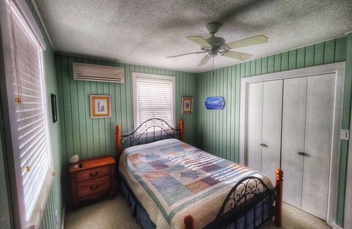 Columbia Cottage | Da Rivah cottage along Bulls Bay