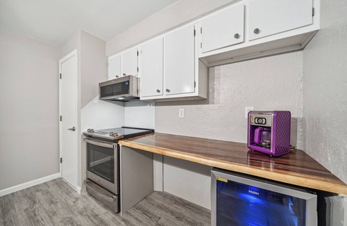 Stillwater House | Daffodil House - Large 6 Bedroom Accessible Rental