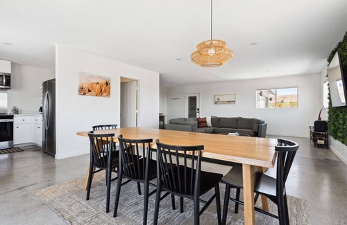 Landers House | Dagger Tree Oasis By Homestead Modern