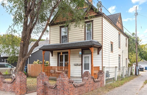 Corcoran Apartment | Dahlia Apartment - In Quiet Corcoran Neighborhood with Easy Access to Downtown