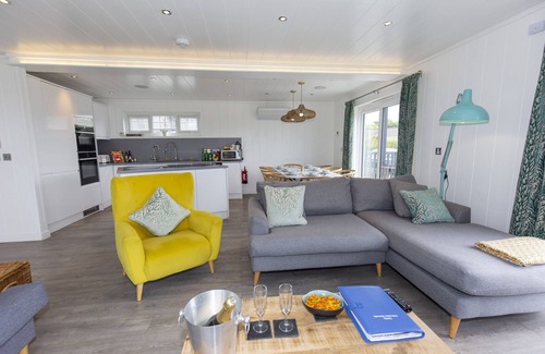 Portreath Cottage | DAHLIA, family friendly, country holiday cottage in Portreath