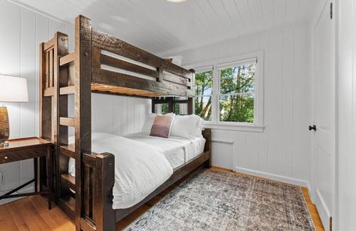 Highlands House | Dahlia House, 3 BDRM Walk To Town